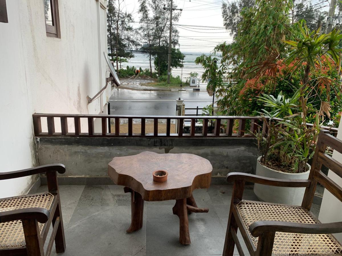 Ceylon Surf Guest And Restaurant Bed and Breakfast Weligama Exteriör bild