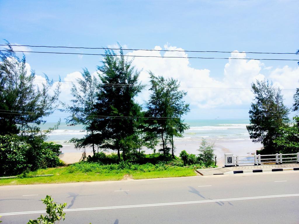 Ceylon Surf Guest And Restaurant Bed and Breakfast Weligama Exteriör bild