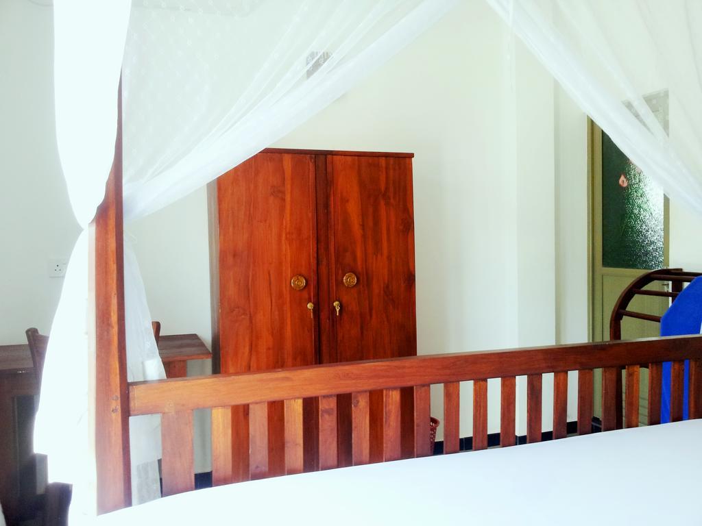 Ceylon Surf Guest And Restaurant Bed and Breakfast Weligama Rum bild