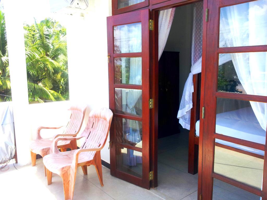 Ceylon Surf Guest And Restaurant Bed and Breakfast Weligama Rum bild