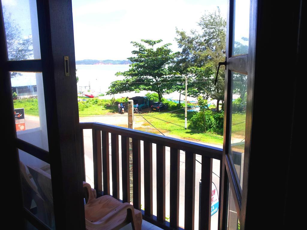 Ceylon Surf Guest And Restaurant Bed and Breakfast Weligama Rum bild