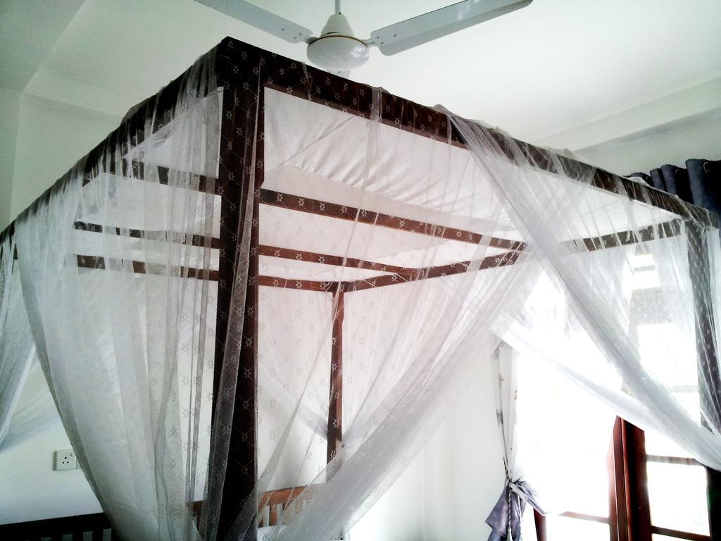 Ceylon Surf Guest And Restaurant Bed and Breakfast Weligama Rum bild